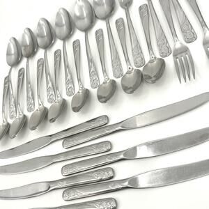 26 pc. Lot VTG Hull Lifetime Stainless HUS1 2 Tulip Flowers On Handle Glossy